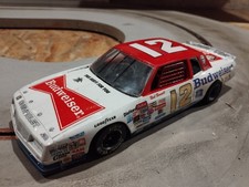 Voiture de circuit slot car NASCAR CHEVROLET MC N°12 1/24