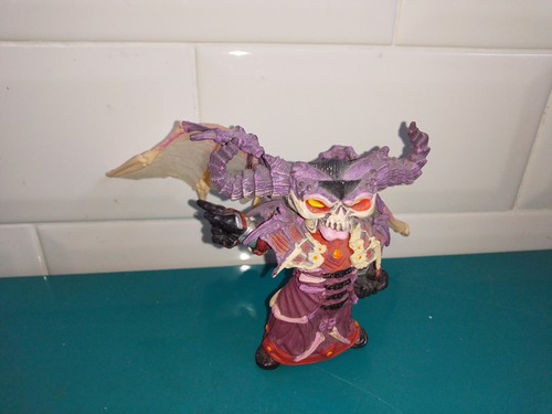2209112 figurine wow - 2209112, world