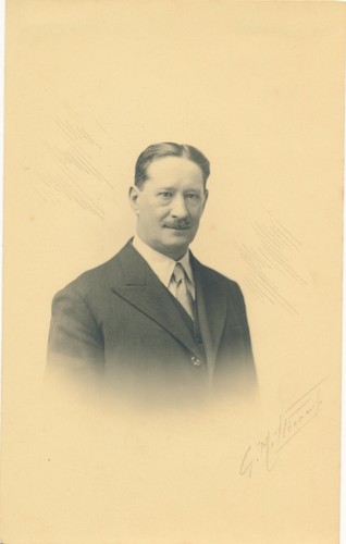 Portrait signature studio