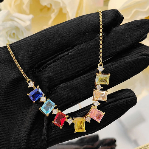 Collier rectangle arc ciel - collier, arc-en-ciel