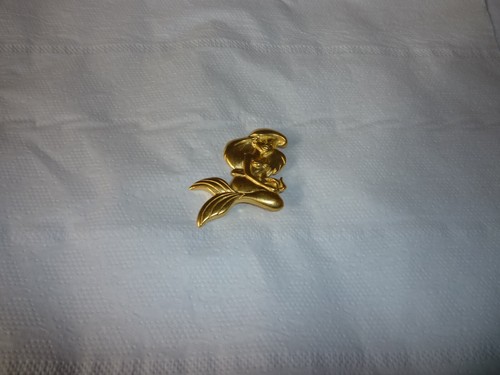 Disney cinderella gold brooch - cinderella,
