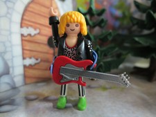 GUITARISTE MUSICIEN PLAYMOBIL SPECIAL 4512  rock blouson Heavy Metal complet TBE
