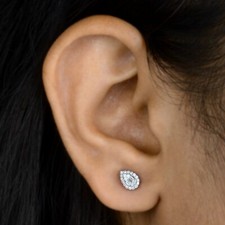 Petit 0.22Ct Larme Halo