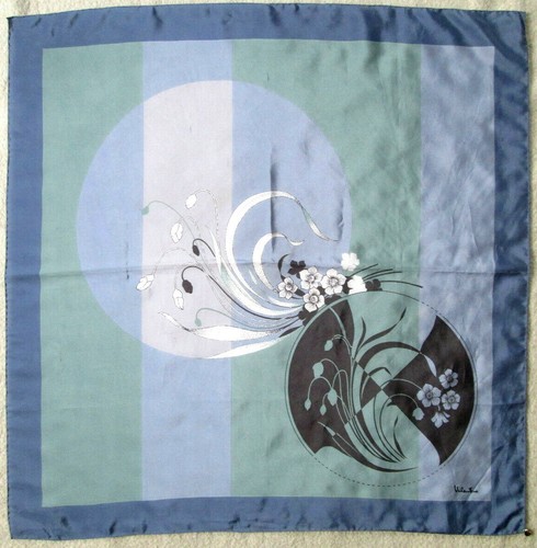 Superbe foulard valentino - -superbe,