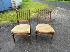 Paire de chaises style Louis