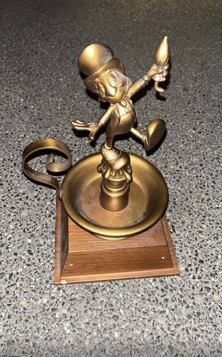 Statue jiminy cricket - statue,