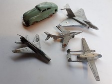 Lot de 4 avions et une voiture ancienne MIRAKOCAR. Solido, CIJ