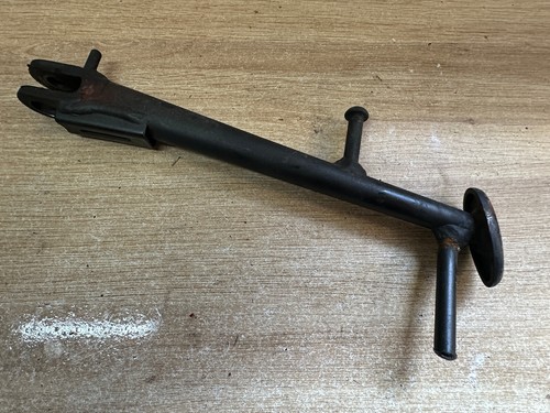 Une bequille laterale moto - bequille,