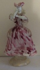 MURANO SCULPTURE PERSONNAGE FEMME EN VERRE POLYCHROME & OR VINTAGE H 20,5 CM