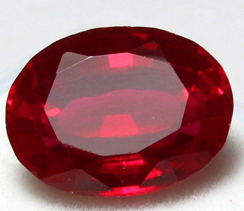 Rubis rouge sang - de, du