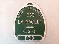 LA GACILLY Morbihan 1983 - Plaque de concours hippique en fonte d'alu