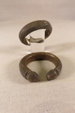 DEUX ANCIENS BRACELETS EN