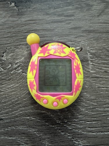 Tamagotchi plus pika - plus, pink