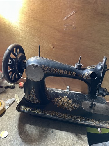Ancienne machine à - (,