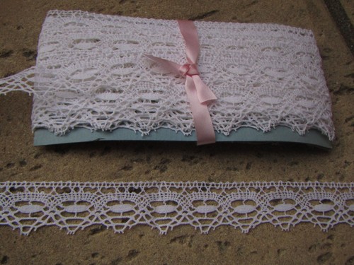 Dentelle ancienne - 10,70,