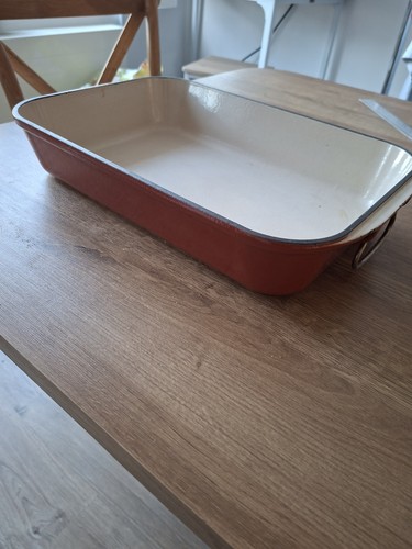 Creuset plat four - à,