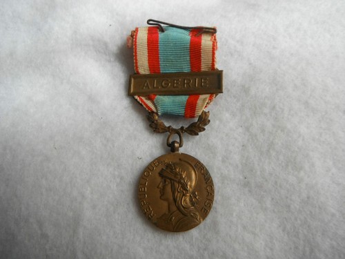 Médaille insigne militaria