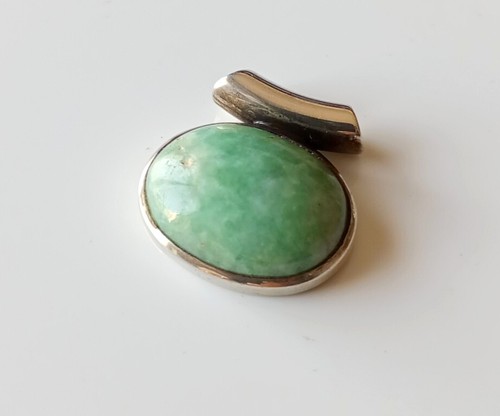 Pendentif jade sur argent - en,
