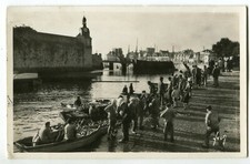 CPA 29 - Concarneau - Débarquement des Thons