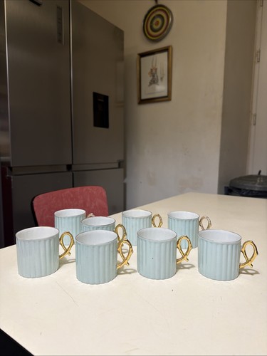 Tres anciennes tasses - 8, bleu