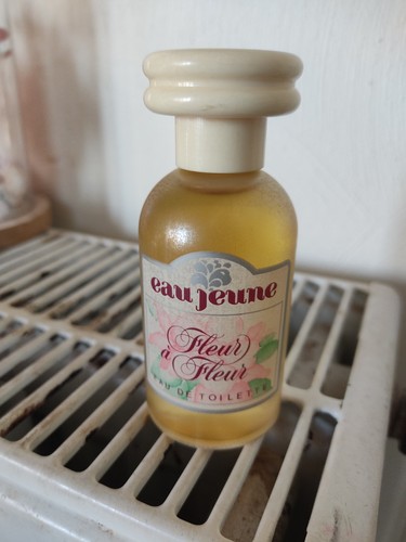 Parfum eau toilette - toilette, fleur