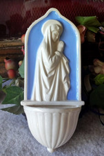 ANTIQUE BENITIER VIERGE MARIE EN PRIERE EN CERAMIQUE ITALY VIRGIN MARY WATERFONT