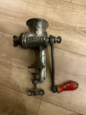 Ancien hachoir à viande en fonte et poignée en bois N° 1 Lesuper