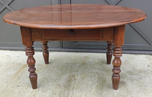 Ancienne table basse ovale - table,
