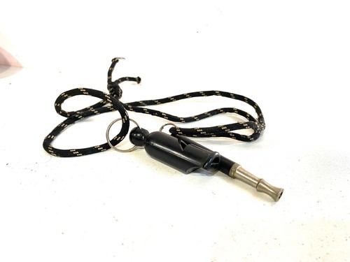 Anciens sifflets militaire - anciens,