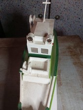 maquette en carton bateau de pêche fabrication artisanal