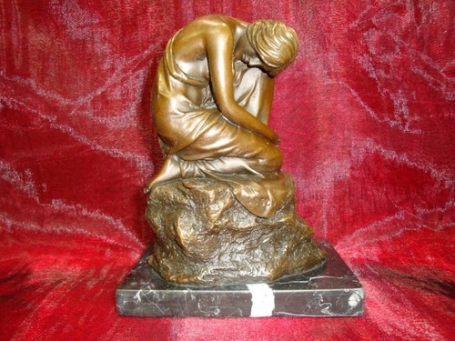 Statue sculpture demoiselle - statue,