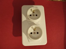 1 Bloc de 2 Prises 2 pôles+T