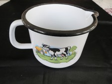 Pichet ! Métal ! Vache !