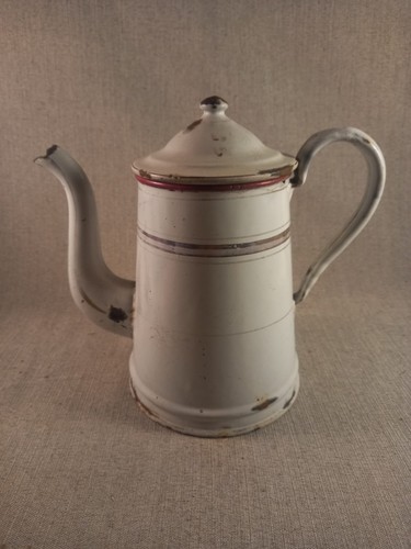 Ancienne cafetière tole - en,