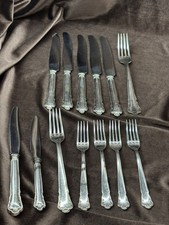 Lot de couteaux et fourchettes