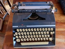 Machine à écrire Vintage -   de marque : ADLER