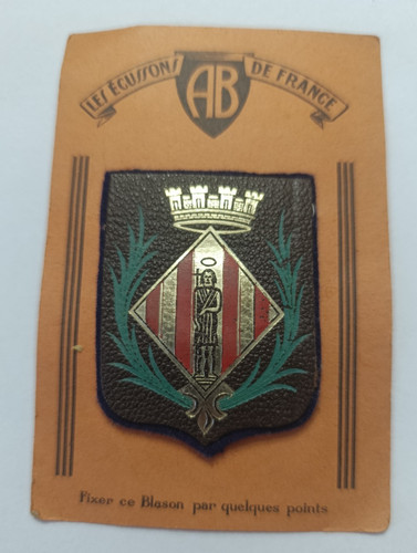 Ancien écusson coudre - à,
