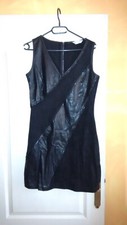 Robe courte noire sans manche