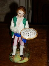 STATUETTE FIGURINE PORCELAINE