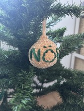 Boule de noël en crochet (vert-beige) fait main - Handmade Christmas ornament