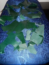 LOT DE CHUTES CUIR DE QUALITÉ VERT ATELIER MAROQUINERIE TRAVAUX MANUELS CRÉATIF