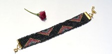 Bracelet perles tissées noir bleu vert rouge