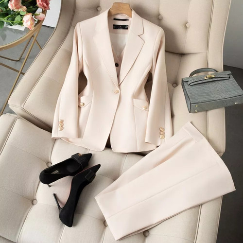 Tailleur femme élégant - tailleur,