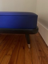 banquette ou lit de repos GILLES ET BOISSIER en cuir bleu Klein 20ème G&B