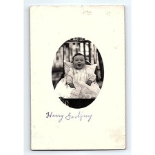 Carte Postale Photo Réelle Bébé Souriante Assise Dans Une Poussette