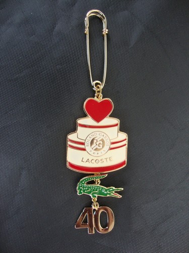 Pin jolie broche lacoste - ,