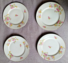 4 assiettes à dessert porcelaine décor floral de Roses, pas de signature, dorure