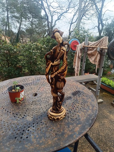 Ancienne grande statue
