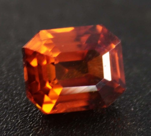 Saphir naturel orange - 7, ct