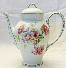 CAFETIERE EN PORCELAINE BERNARDAUD LIMOGES E. DE MONTIJO